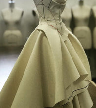 Load image into Gallery viewer, TEAM TOILE with Lorenza- Transform Your Toile into Stunning Attire